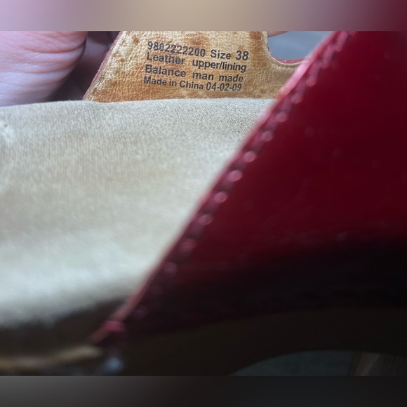 DANSKO Women Sela Red Metallic Crinkle Patent Leather Slip On Sandal,Size US 8 - Picture 7 of 9